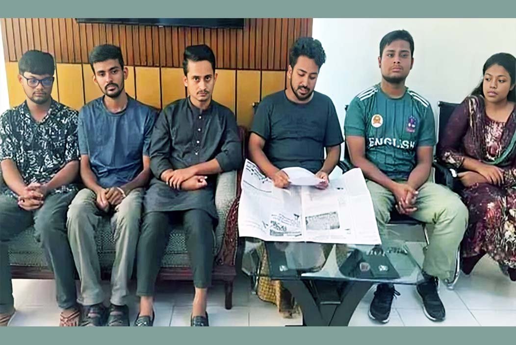 ২৭ জুলাই: ডিবি হেফাজতে ৫ সমন্বয়ক, ২৪ ঘণ্টার আল্টিমেটাম
