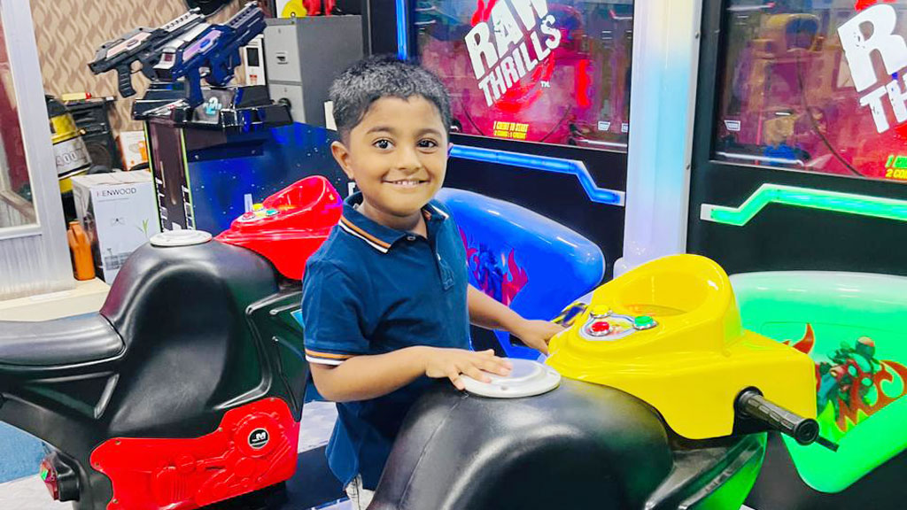 ‘আন্দোলনে ছিল না সে, তবুও মায়ের কোল খালি হলো’: বারান্দায় দাঁড়িয়ে থাকা চার বছরের শিশু আহাদের মর্মান্তিক মৃত্যু